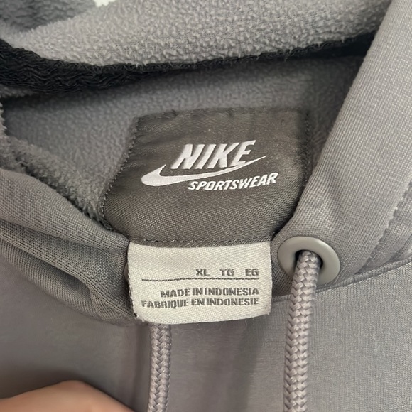 Nike Hoodie - Picture 4 of 4